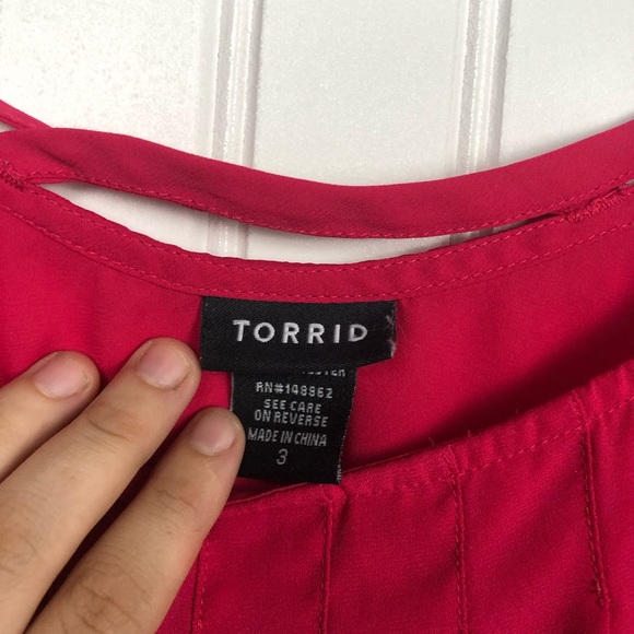 TORRID GEORGETTE CRISSCROSS BACK TANK TOP - Picture 4 of 6